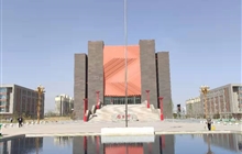 学院东门